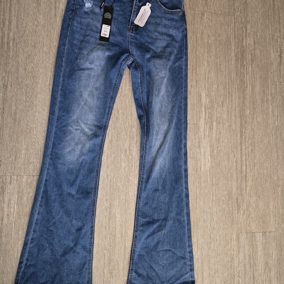 Jeans - Picture 2 of 4